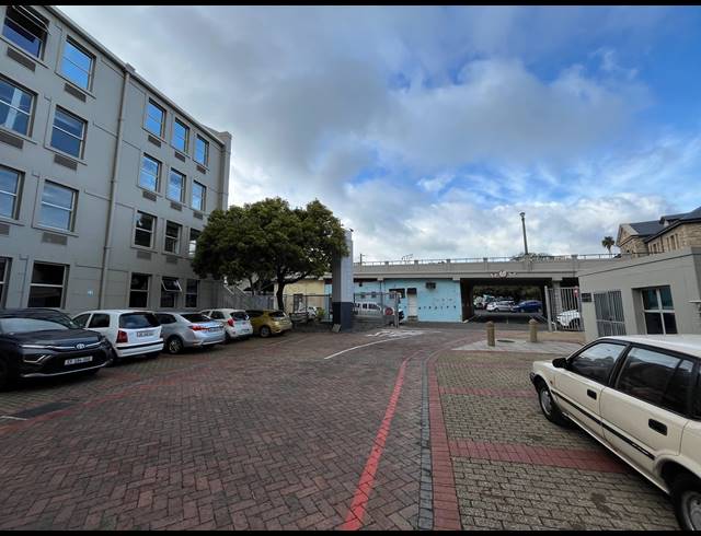 434M² OFFICE TO LET IN RONDEBOSCH